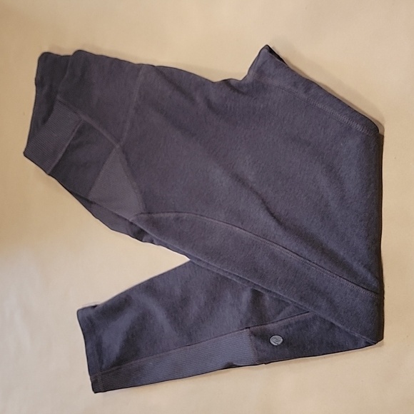 Apana Size M Charcoal Gray Leggings. Ribbed Accents, Gently Used Condition - Picture 1 of 11